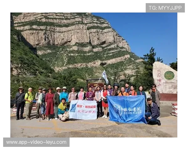丽江举办足球情交流展座谈会：足印・记忆・传承 致敬 70 年代足球青春